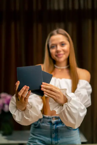 Portrait Beautiful Young Needlewoman Holding Jewelry Box Newly Made Necklace — Stock Photo, Image