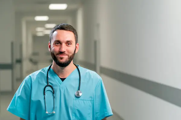 Portrait Smiling Doctor Beard Stethoscope His Neck Corridor Spacious Medical — Stock Photo, Image