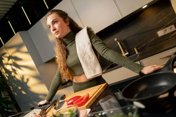 Young Girl Love Green Dress Kitchen Preparing Dinner Tired Work — Stock Photo, Image