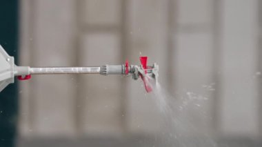 dikey video çim sulama sistemi uygar manzara bakımı otomatik su spreyi yüksek basınç fışkırtır