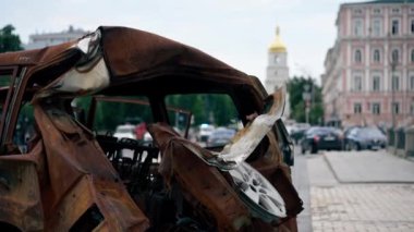 Ukrayna Yazı Kyiv 2 Ağustos 2024 Sofievskaya Meydanı Başkent Askeri Hurda Metal kalıntıları Ukrayna - Rusya Savaşı