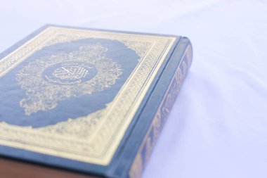 Beyaz arkaplan üzerine Al 'an