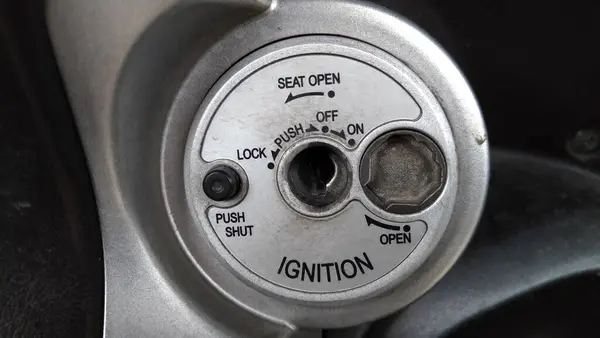 Motosikletin anahtar deliğinin şekli ve bazı talimatlar