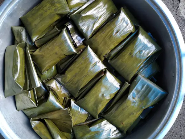 stock image Nogosari, a traditional snack with banana filling