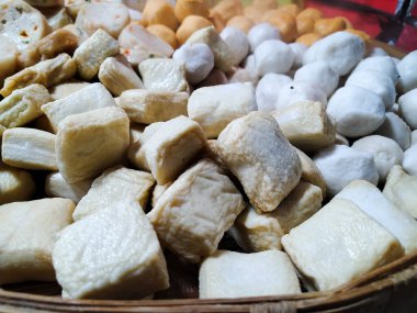 Çeşitli Kore yemekleri.