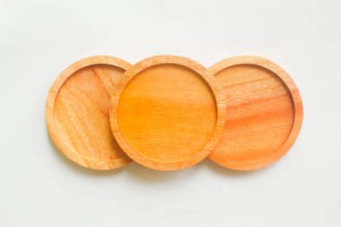 Dairesel şekilli ahşap bardak altlıkları