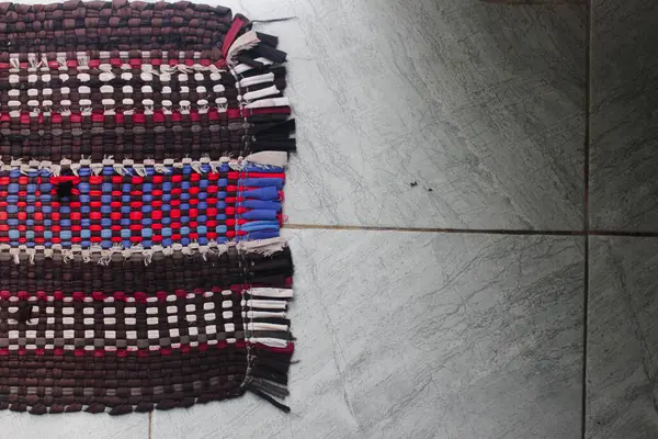 Ev kullanımı için çeşitli motiflere sahip kapı paspası