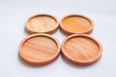 Dairesel şekilli ahşap bardak altlıkları