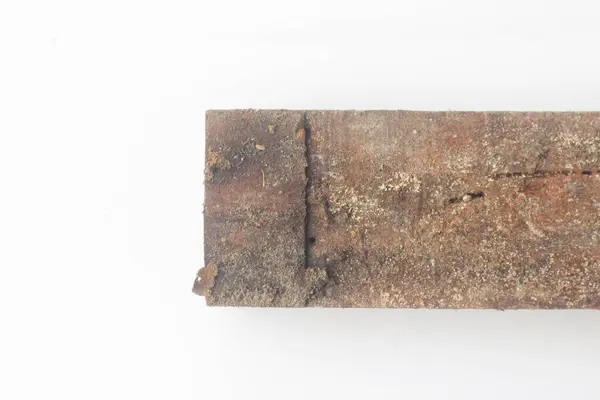 Beyaz arkaplanda tahta parçala