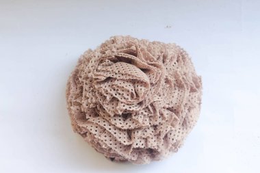 Türban için bir topuz oluşturan kumaş oluşturma