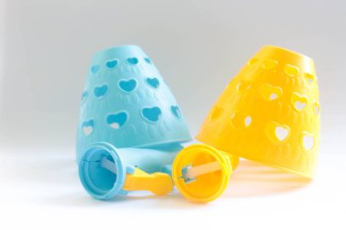 Fırlatıcıyla top oyna ve yakala.