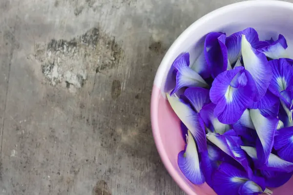 Kelebek Bezelye Çiçeği Çayı