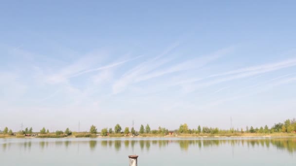 湖の水深測定棒 — ストック動画