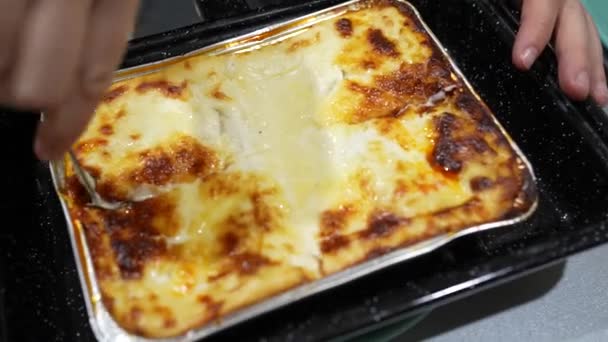 Cutting Hot Lasagne Tray — Vídeos de Stock