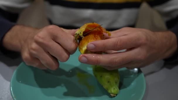 Peeling Cactus Fruit Knife — Video