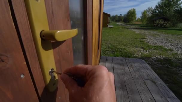 Hand Opening Door Wooden Cabin Key — Vídeos de Stock
