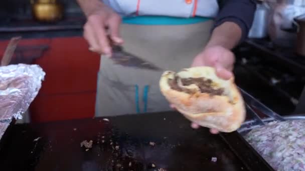 Streetfood Sandwich Koken Fornuis Klaar Hoge Kwaliteit Beeldmateriaal — Stockvideo