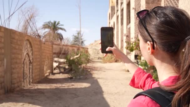 Girl Taking Selfie Egypt Front Oriental Gate High Quality Fullhd — Stock Video