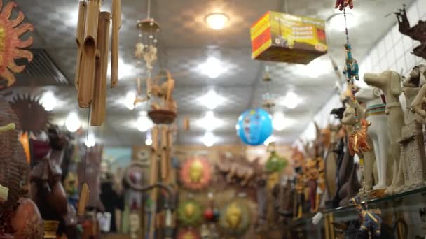 Tienda General Oriental Con Lámparas Artefactos Colgando Imágenes Fullhd Alta — Vídeo de stock