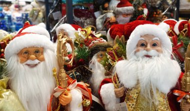 Kırmızı elbiseli şirin Noel Baba bebekleri                   