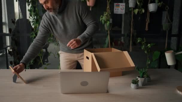 Mature Employee Packing His Belongings Leaving Office Grey Haired Businessman — Stock Video