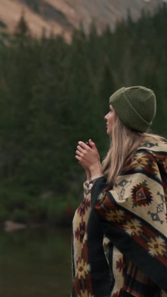 Tourist Woman Hat Walking Forest Lake Mountains Drinking Hot Tea — Vídeos de Stock