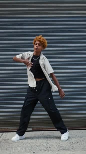 Многорасовый Молодой Талантливый Уличный Танцор Брейк Данс Исполнение Различных Танцевальных — стоковое видео