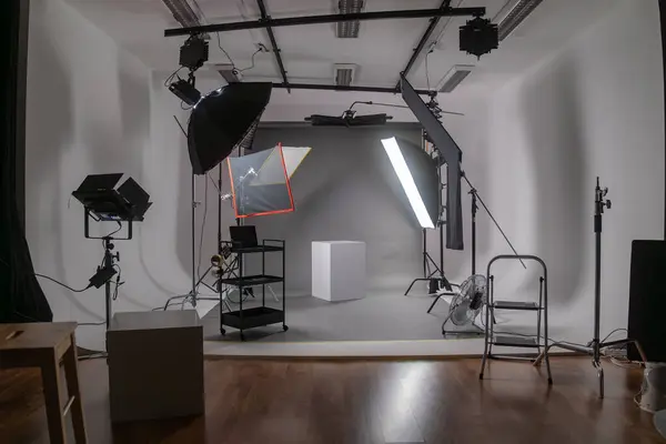 Sisustus Moderni Valokuva Studio Oktalaatikot Ammatillinen Valokuva Kamera Jalustalla Mustaa — kuvapankkivalokuva