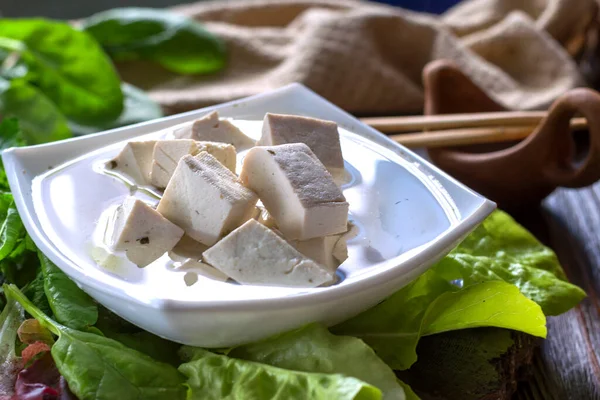 Producto Vegano Fresco Tofu Tofu Gris Soja Plato Marinado Con —  Fotos de Stock