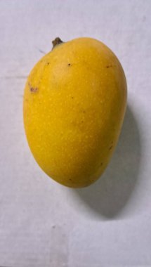 Mango, Mangifera Indica bitkisinin lezzetli bir tropikal meyvesidir. Tatlı ve sulu etiyle bilinir, canlı olması gerekir, genellikle olgunlaştığında sarıdan turuncuya..