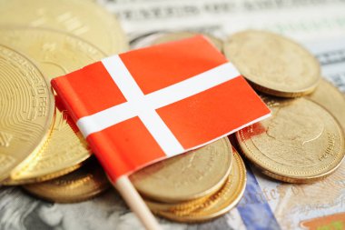 Danimarka bayraklı para yığını, finans bankacılığı kavramı