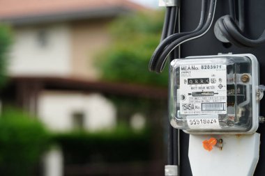 Ev ve ofisteki enerji maliyeti için elektrik ölçüm sayacı.