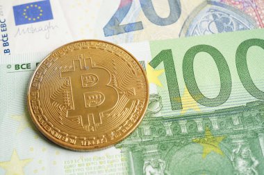 Euro banknotlarındaki altın bitcoin ticari ve ticari para, dijital para birimi, sanal kripto para birimi.