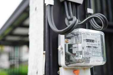 Ev ve ofisteki enerji maliyeti için elektrik ölçüm sayacı.