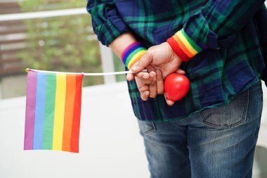 LGBT bayrağı, gökkuşağı rengi aşk sembolü, Haziran ayının gurur ayı, vektör illüstrasyonu.