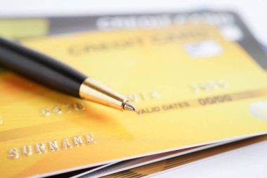 Çevrimiçi alışveriş için kredi kartı, güvenlik finans sektörü konsepti.