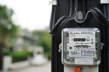 Ev ve ofisteki enerji maliyeti için elektrik ölçüm sayacı.