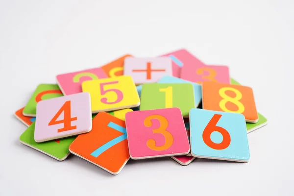 Anzahl Holzwürfel Zum Lernen Von Mathematik Pädagogisches Mathe Konzept — Stockfoto