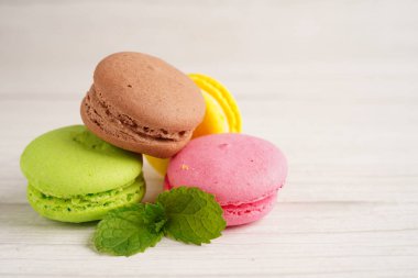 Makarna ya da Fransız kurabiyesi, tatlı, pasta ve kurabiye ünlü doğum gününde..