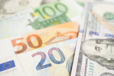 Euro ve ABD doları nakit para, finansman ekonomi bankacılık ticaret döviz piyasası konsepti.