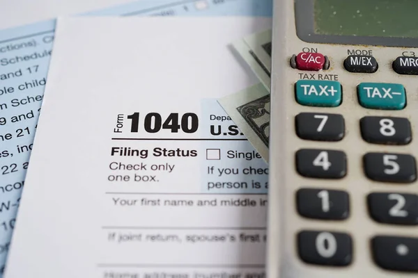美国税收表1040个人所得税报税表 商业金融概念 — 图库照片