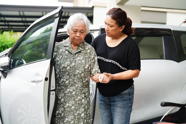 Caregiver Help Asian Elderly Woman Disability Patient Get Her Car — Stock Photo, Image