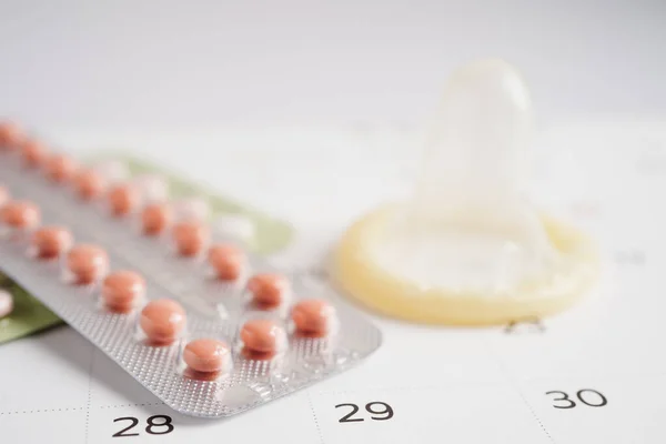 Test Gravidanza Femmina Nel Calendario Giorno Dell Ovulazione — Foto Stock