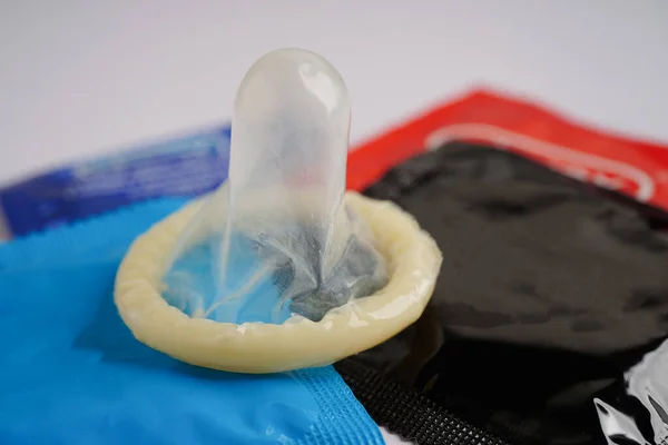 Kondom Pro Prevenci Infekce Bezpečný Sex Antikoncepci — Stock fotografie
