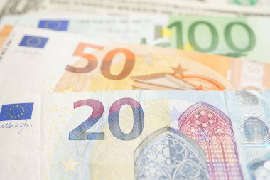 Euro ve ABD doları nakit para, finansman ekonomi bankacılık ticaret döviz piyasası konsepti.