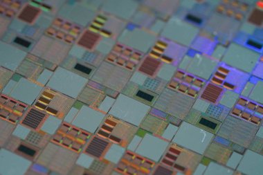 Tümleşik devre yarı iletken üretimi için silikon gofret.