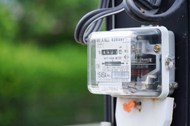 Ev ve ofisteki enerji maliyeti için elektrik ölçüm sayacı.