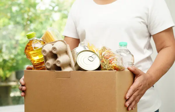 Productos Alimenticios Caja Donaciones Para Voluntarios Para Ayudar Las Personas —  Fotos de Stock