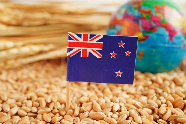 Görme yeteneğini ölçmek için göz muayenesi tablosundaki gözlüklerName.