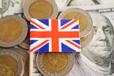 Para ve banknot üzerinde Birleşik Krallık bayrağı, finansman yatırım yatırım ticari para birimi kavramı.